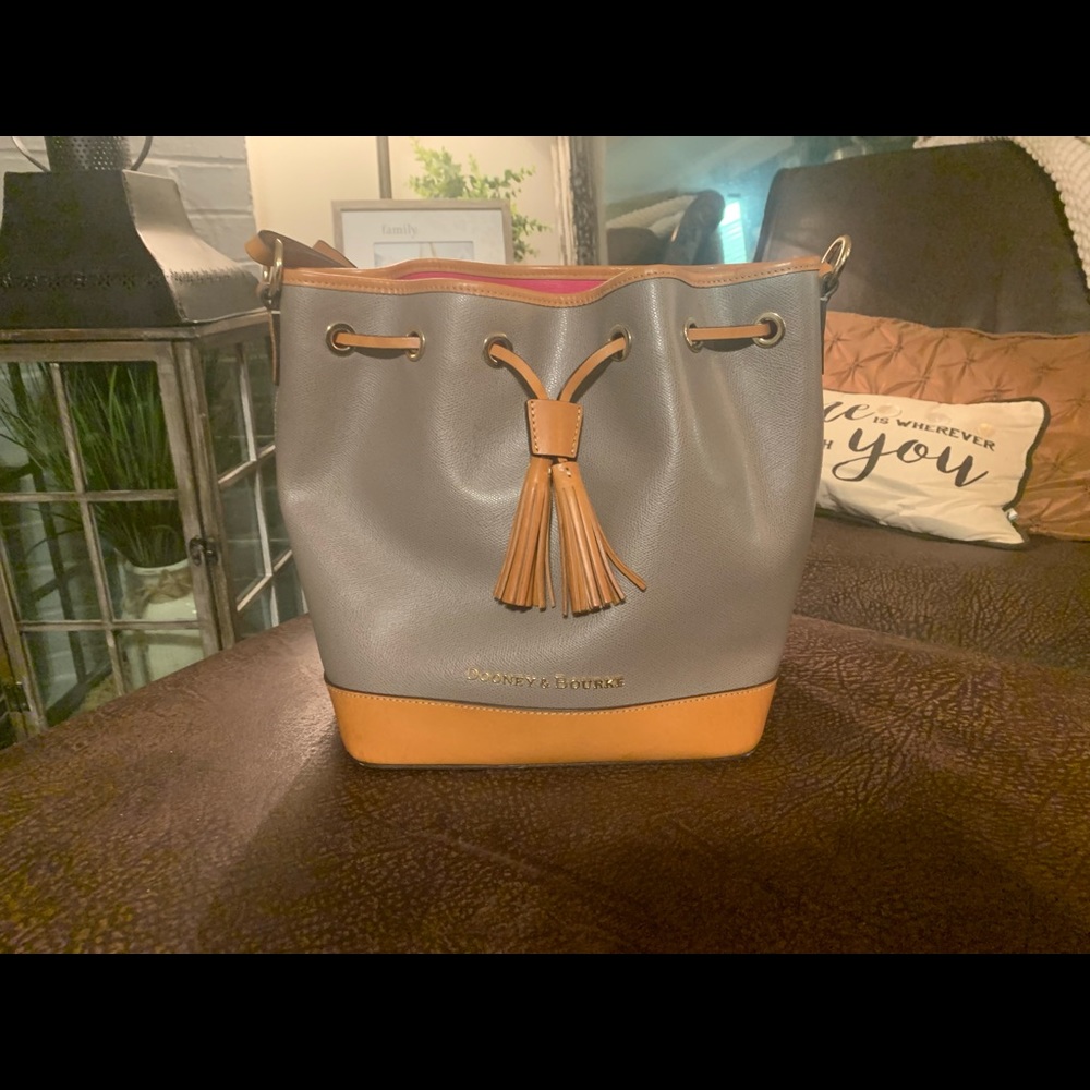 Authentic Dooney & Bourke Tote/Shoulder bag